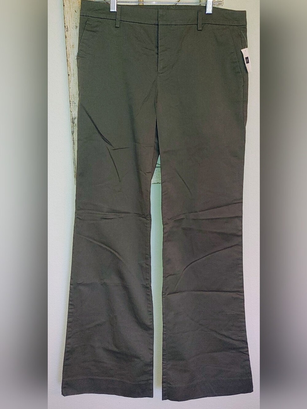 Gap Perfect Khaki Pants sz 08 L Midrise Flat-front Bootcut Flare Muted Olive Grn